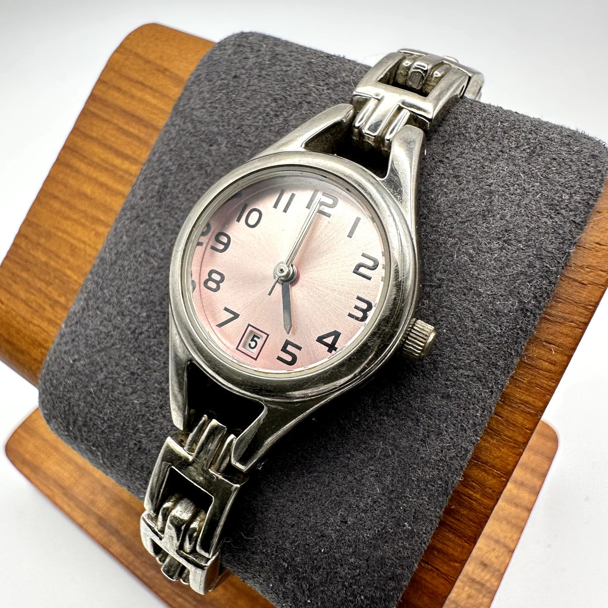 FMD Women's Silver Quartz Analog Pink Dial Date Bracelet Watch