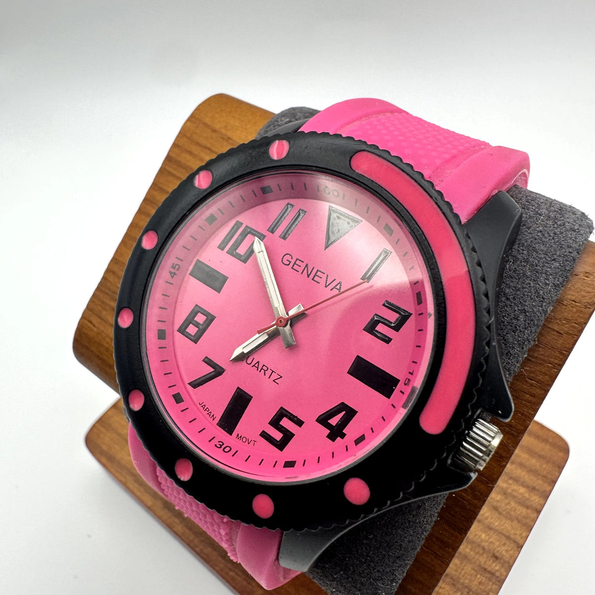 Geneva G-104 Women's Pink Black Quartz Analog Rubber Strap Watch